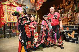 Neither dragon nor lion