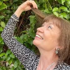 Helen Lampley's Instagram, Twitter & Facebook