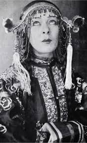 Alla Nazimoa was bisexual. Following are a list of her marriages, and  lovers including her affair with Paul Ivano.💞