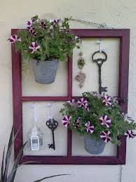 Mit Einem Alten Fenster Dekorieren Hier Sind 20 Kreative Wege Dich Zu Inspirieren Dekorieren Zehra Alte Fenster Dekorieren Fenster Dekorieren Alte Fenster