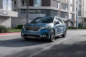 Der radstand hat sich um 30 mm (bis zu 3090 mm) und die gesamtlänge um 40 mm (bis zu 5155 mm) erhöht. Kia Auto Medienportal Net