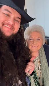 Let the opinions roll ❤️ for liquor 😪 for gravy For me personally it's  gotta be proper liquor not imitation liquor (pkt stuff)