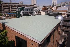 こんにちはクオホーム本田です 今回は屋根勾配についてご質問がありましたのでそれについてお答えしていきたいと思います 質問 現在新築を検討中です 真南向き平屋で片流れ屋根板金屋根軒を1500ぐらい出す予定にしています. ç‰‡æµã‚Œå±‹æ ¹ã¯ãƒ€ã‚µã„ ãŠã—ã‚ƒã‚Œã«ã™ã‚‹æ–¹æ³•ã¨ãƒ¡ãƒªãƒƒãƒˆ ãƒ‡ãƒ¡ãƒªãƒƒãƒˆ8é¸