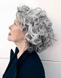 They say short curly hair is both a curse and a blessing. Must See 25 Bilder Von Haarschnitte Grau Short Curly Hairstyles For Women Hair Styles Beautiful Gray Hair