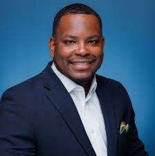 Angelique Peterson's Instagram, Twitter & Facebook