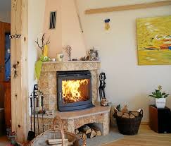 In città o in campagna, moderno, classico o rustico, si può apprezzare meglio il gusto della vita in compagnia del crepitio del focolare. 60 Idee Per Un Camino Rustico Comfort E Accoglienza Allo Stato Puro