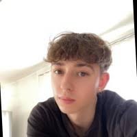 80+ perfiles de «Petrovski»