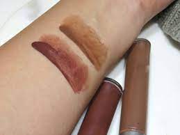 Contains an innovative formula that turns to solid form upon application. Review Giorgio Armani Smokey Eye Tints Liquid Shadows Pretty Is My Profession