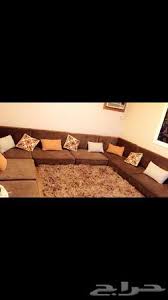 جدة كنب ارضي نظيف كأنه