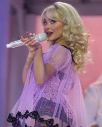 THE SHORT N' SWEET TOUR!!!!!! in north america, with special guests  @amaarae @wiffygriffy & @thedeclanmckenna Make sure you head to  @TeamSabrina for sign up info & first access to the Team Sabrina