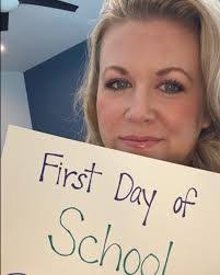 Ana Handley's Instagram, Twitter & Facebook