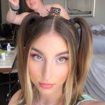 Dara Hynes's Instagram, Twitter & Facebook