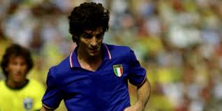 توفي المهاجم الايطالي باولو روسي هداف مونديال اسبانيا 1982 النسخة التي توج بها منتخب بلاده ، بعمر 64 عاما بعد صراع مع المرض. Vkikkx33pttbqm