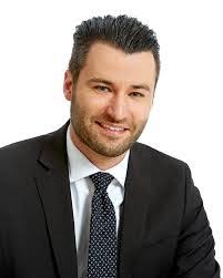 Alex Luft's Instagram, Twitter & Facebook