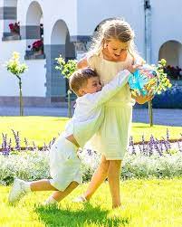 I dag fyller prinsessan estelle 8 år! 10 Prinsessan Estelle Ideas Princess Estelle Crown Princess Victoria Princess Victoria