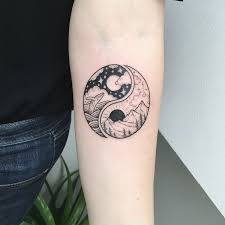 1 988 Likes 20 Comments Peta Peta Heffernan On Instagram Yin Yang For Jade And Beth Yinyangtattoo Yinyang Des Hippie Tattoo Tattoos Yin Yang Tattoos
