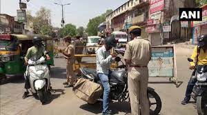 राजस्‍थान में 19 अप्रैल से 3 मई तक लॉकडाउन, क्या खुला बंद. Ani On Twitter Rajasthan With Lockdown Imposed In Jodhpur Police Fined Those Violating Guidelines There Re 30 Pickets In The City To Check Unnecessary Movement Of People During This 60 Hour Lockdown If