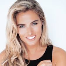 Helen Holt's Instagram, Twitter & Facebook