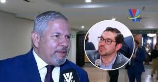 Excanciller Reina acusa al CNE de "manoseo" por inscribir a Jorge Cálix