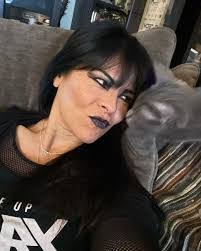 Karen Salgado's Instagram, Twitter & Facebook