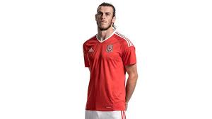 A 2016 wales shirt which saw them to their first european championships, you'll find your next wales. Wales 2020 21 Home Football Kits Shirts