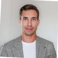 Elissa Tenny's Instagram, Twitter & Facebook