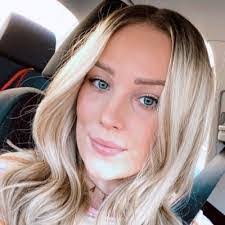 Kara Mac's Instagram, Twitter & Facebook