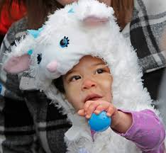 Families scramble for fun in Boston hunts