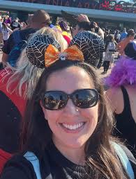 Can a Disney travel agent please send me a message?