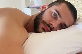 Álvaro Rico: el galán de Élite que brilla en El Jardinero, la nueva serie  éxito de Netflix