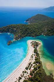 Alacati est le nouveau bodrum de la turquie, lieu proche de cesme, où sont réunies de nombreuses plages magnifiques. Oludeniz Beach Turkey Paysage Turquie Turquie Voyage Paysage Vacances
