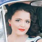 La o secție de votare din Chișinău, reprezentanții comisiei au îmbrăcat  haine naționale