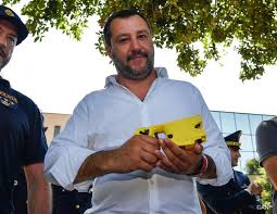 Na de overname van tmg doet mediahuis 'geenstijl' wellicht van de hand, maar wie wil. Geenstijl Heujjjj Politie Krijgt Tasers