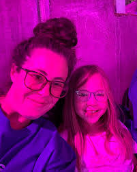 Hilary Gordon's Instagram, Twitter & Facebook