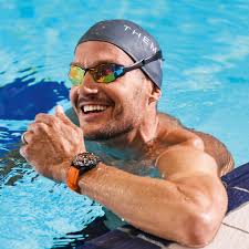 Brighten up your summer with the stunning colour-ways of the Endurance Pro.  Tailored for individuals who lead an active lifestyle with a professional  mindset, this watch can withstand intense workouts and still