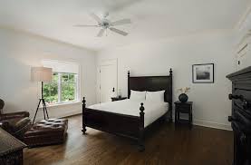 10 طرق لتحويل غرف النوم في عش فارغ