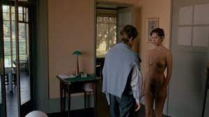 Il savait trop bien avec quelle peine l'argent se gagne. Nude Video Celebs Mathilda May Nude Toutes Peines Confondues 1992