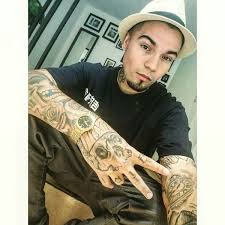 Jozue] siempre high me gusta andar fumando medicinal me siento bien, aunque digan que ando mal siempre high. Charles Ans Charles Ansfavs Likes Askfm