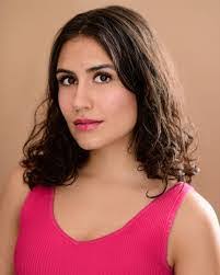 Leanna Lambeth's Instagram, Twitter & Facebook