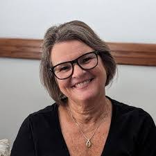 Joanne Couch's Instagram, Twitter & Facebook