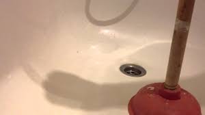 Deboucher Une Canalisation Astuces Plomberie Deboucher Facilement Une Canalisation Youtube