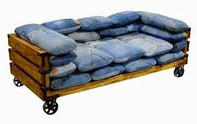 Eskimis Kot Pantolonlarinizi Kullanarak Evinize Cool Bir Hava Katacak 13 Yaratici Fikir 2020 Pallet Sofa Kendin Yap Mobilya Yeniden Degerlendirilmis Mobilya