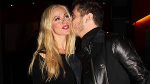 Τμήμα βιβλιοθηκονομίας, αρχειονομίας και συστημάτων πληροφόρησης (θεσσαλονίκη). Mixalhs Xatzhgiannhs Zeta Makrypoylia Erxetai Mwro Sthn Oikogeneia Fthis Gr