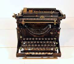 It only requires an investment of your time and a little cash and you could own a revolutionary item that changed modern. Lylaandblu Antique Underwood Typewriter Circa Bloom Underwood Typewriter Typewriter Retro Typewriter