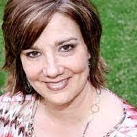 Lori Mickle's Instagram, Twitter & Facebook