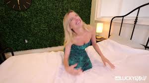 Lindsey Lakes - Completely Loves Anal And Pussy Pounding