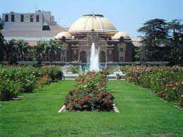 At Usc Campus In Rose Garden Science Building Further University Of Southern California Dream School City Library