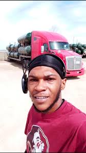 Hello all .. New to the group Florida Boy 5yrs OTR StepDeck gang 💪🏿  Dryvan puller Thanks for the add One of them pics 👇🏿 I could barely stand  😀 Jack Daniels