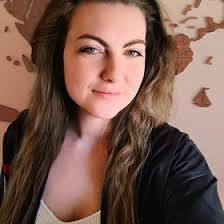 Julie Henriksen's Instagram, Twitter & Facebook