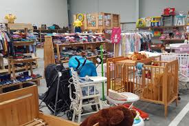 Pour faire vivre ce lieu inédit où tout ce qui est vendu retrouve une nouvelle vie, 19 emplois en insertion ont été créés. Ouverture De La Ressourcerie Du Sdomode Sdomode